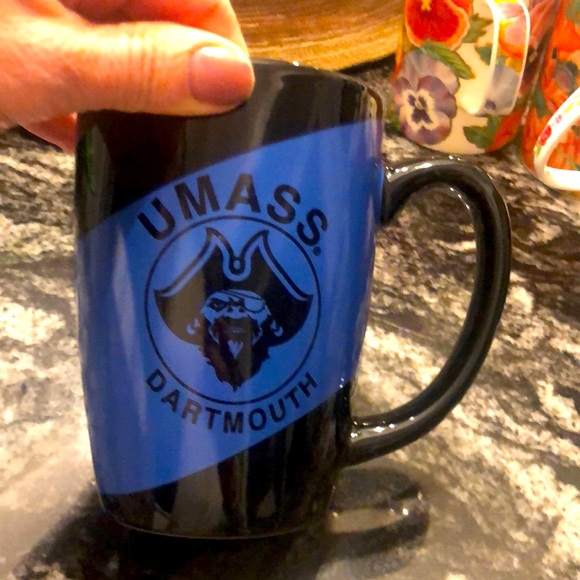 UMASS DARTMOUTH black & blue coffee mug - Picture 1 of 5